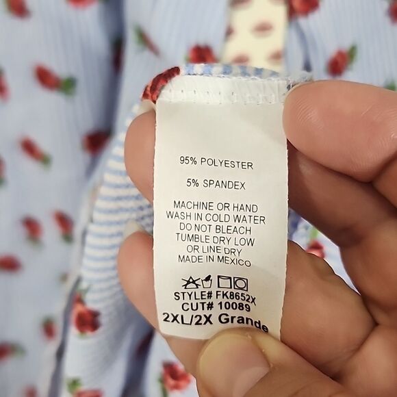Free Kisses striped plus size 3/4 sleeves red rose print blouse size 2X NWT - Picture 4 of 8